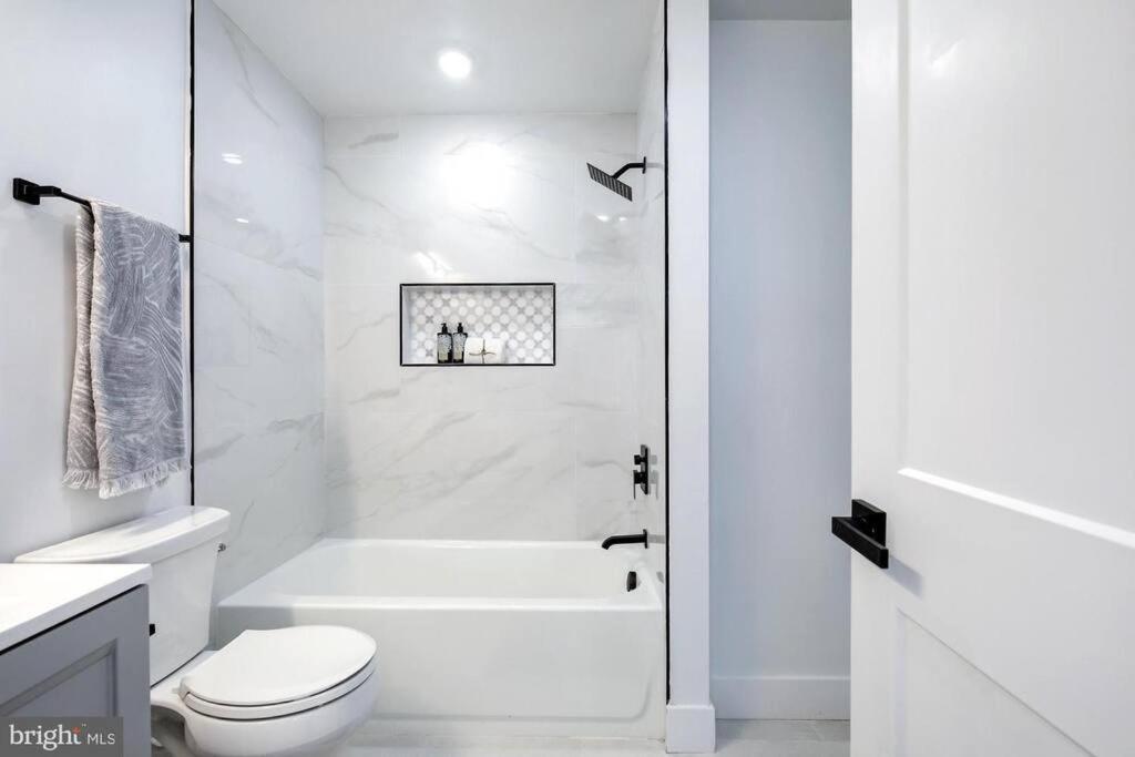 Brandnew Luxury Capitol Hill Apt! Near Free Trolly Вашингтон Экстерьер фото